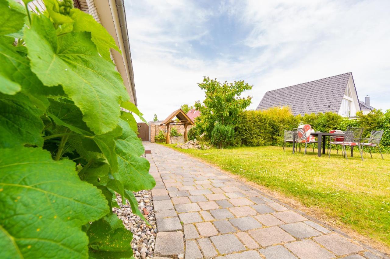 Ostsee Ferienwohnung Hummelhus Steinbeck Экстерьер фото