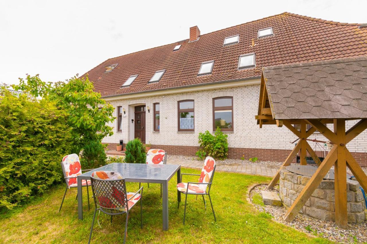 Ostsee Ferienwohnung Hummelhus Steinbeck Экстерьер фото